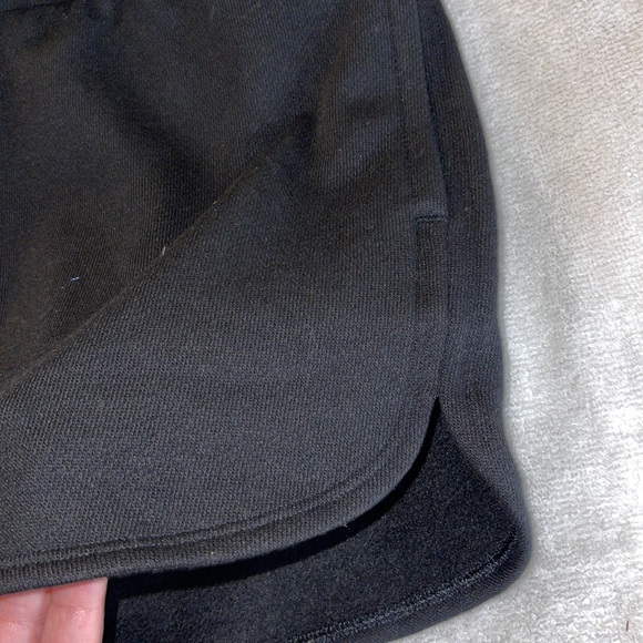 Victoria Secret- On Point- VS monogram Sweat-shorts - Picture 3 of 6